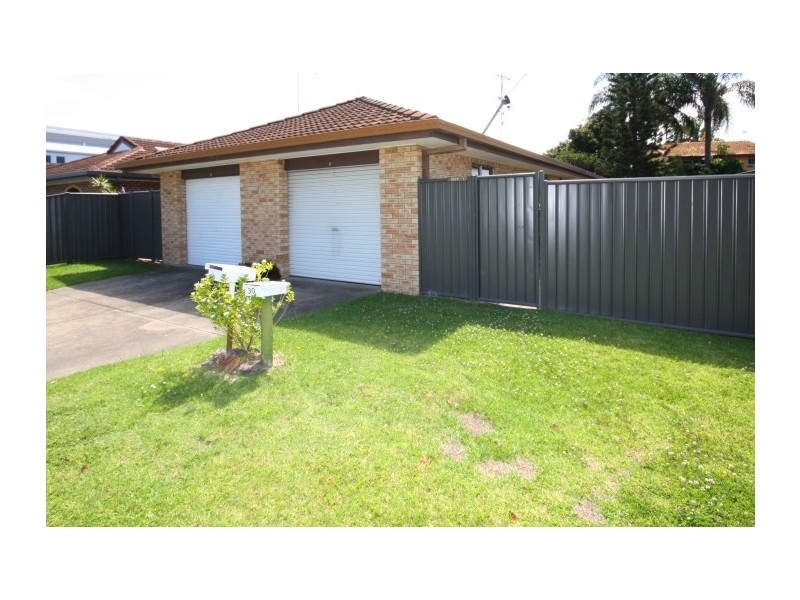 1/30 Sarawak Avenue, Palm Beach QLD 4221