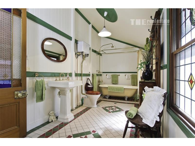 2 Nathan Street, Burleigh Heads QLD 4220