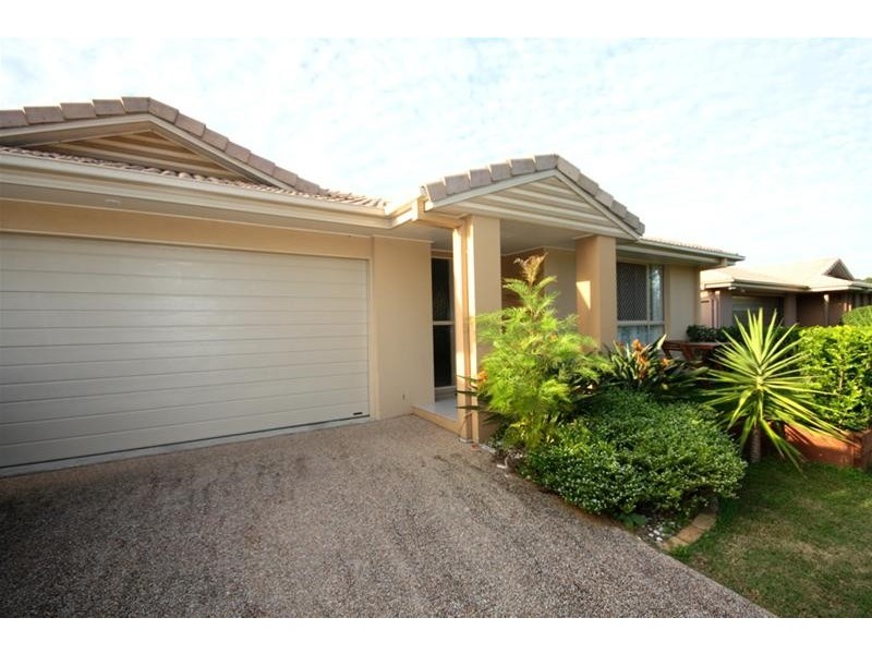 18 Dowson Esplanade, Mudgeeraba QLD 4213