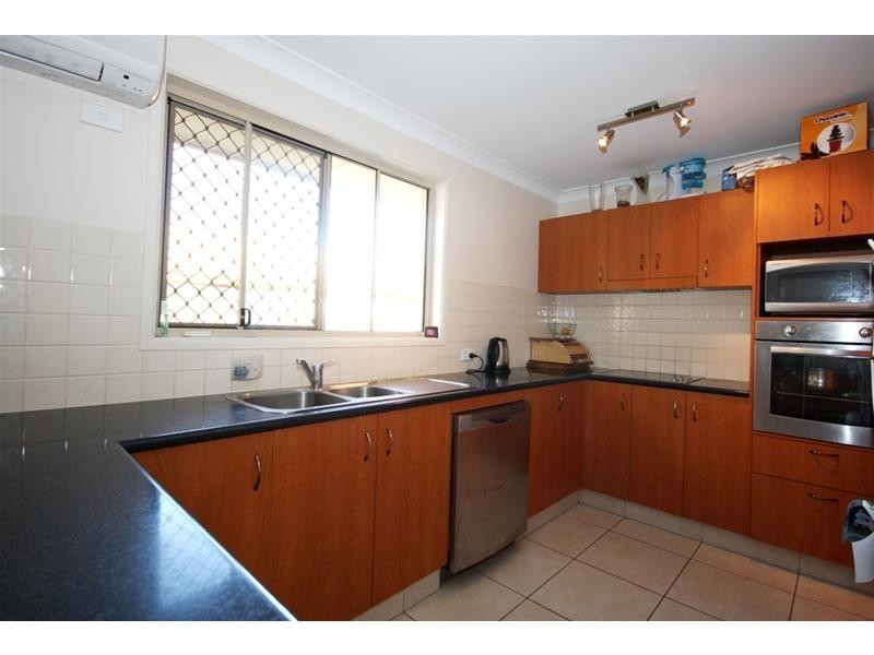 18 Dowson Esplanade, Mudgeeraba QLD 4213