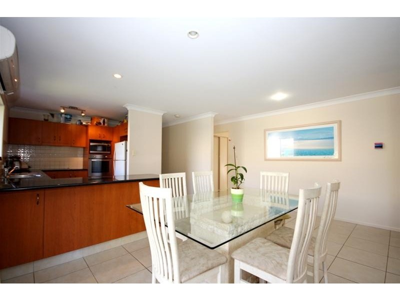 18 Dowson Esplanade, Mudgeeraba QLD 4213