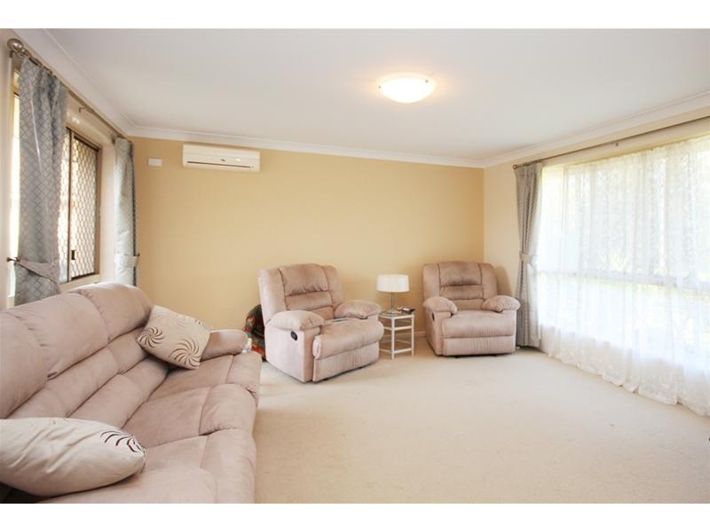 18 Dowson Esplanade, Mudgeeraba QLD 4213