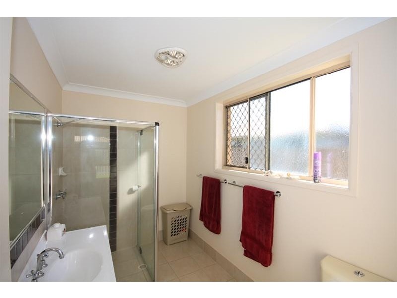 18 Dowson Esplanade, Mudgeeraba QLD 4213