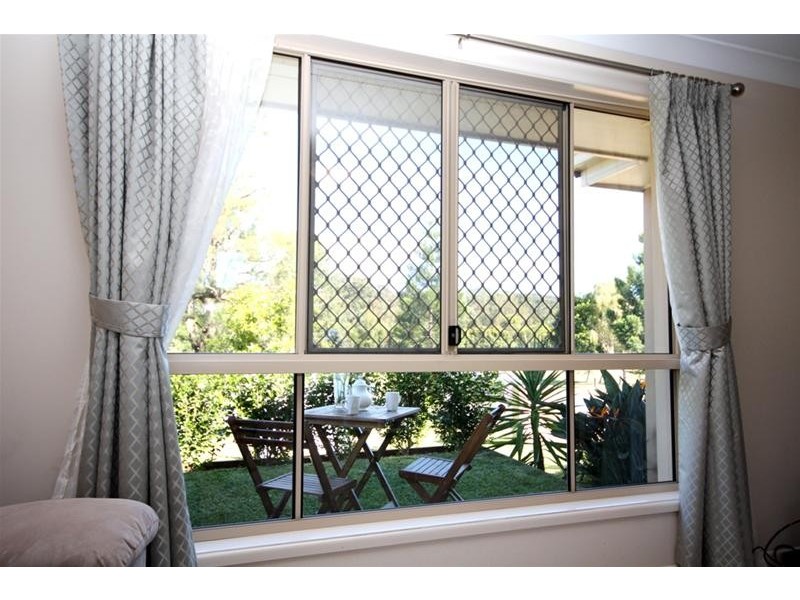 18 Dowson Esplanade, Mudgeeraba QLD 4213