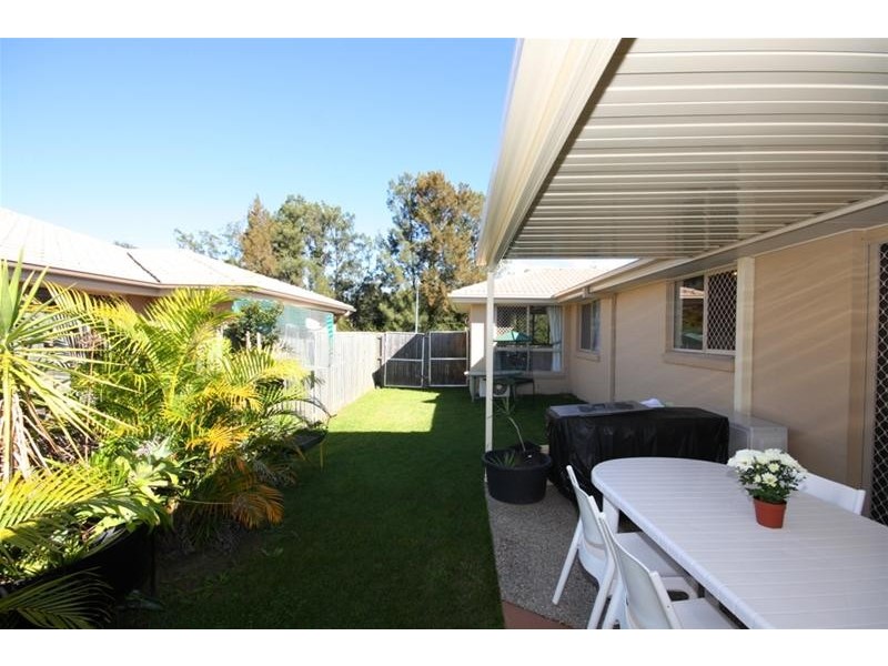 18 Dowson Esplanade, Mudgeeraba QLD 4213