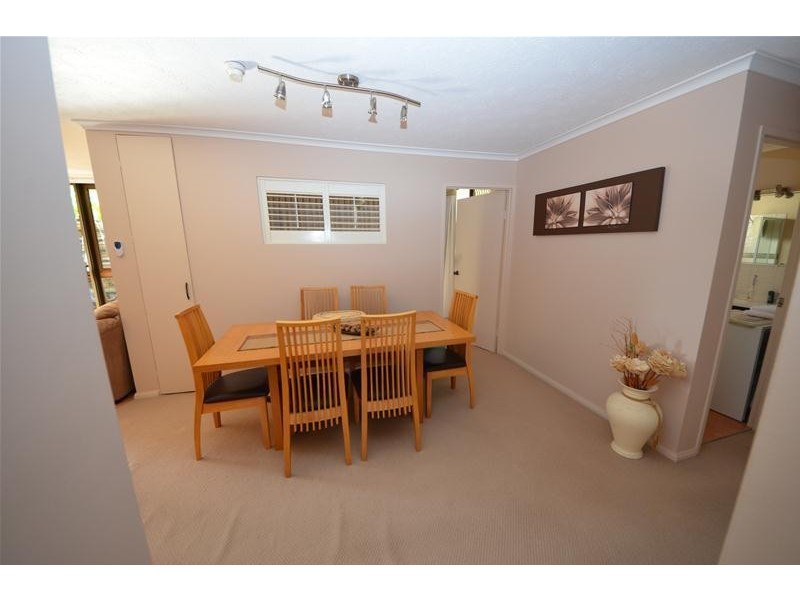 1/12 Queensland Avenue, Broadbeach QLD 4218