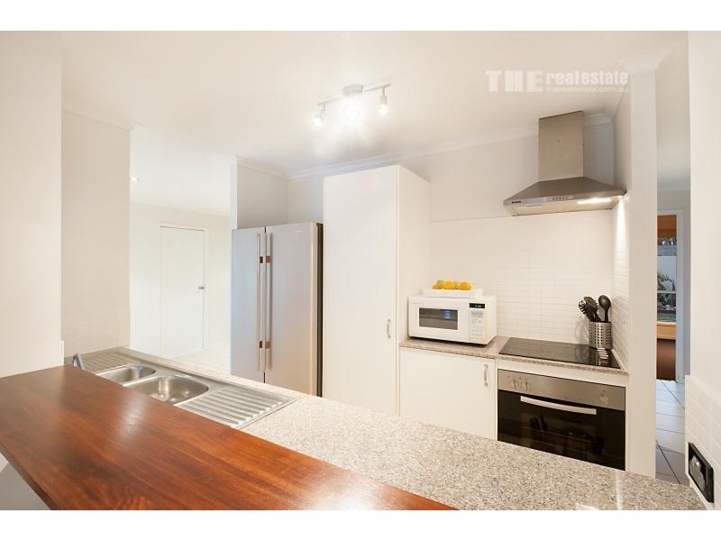 42 Marble Drive, Carrara QLD 4211