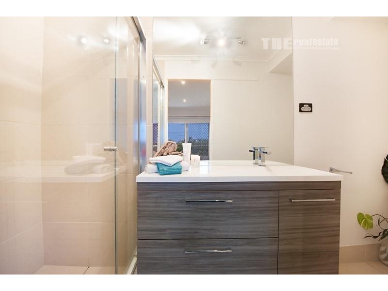 42 Marble Drive, Carrara QLD 4211