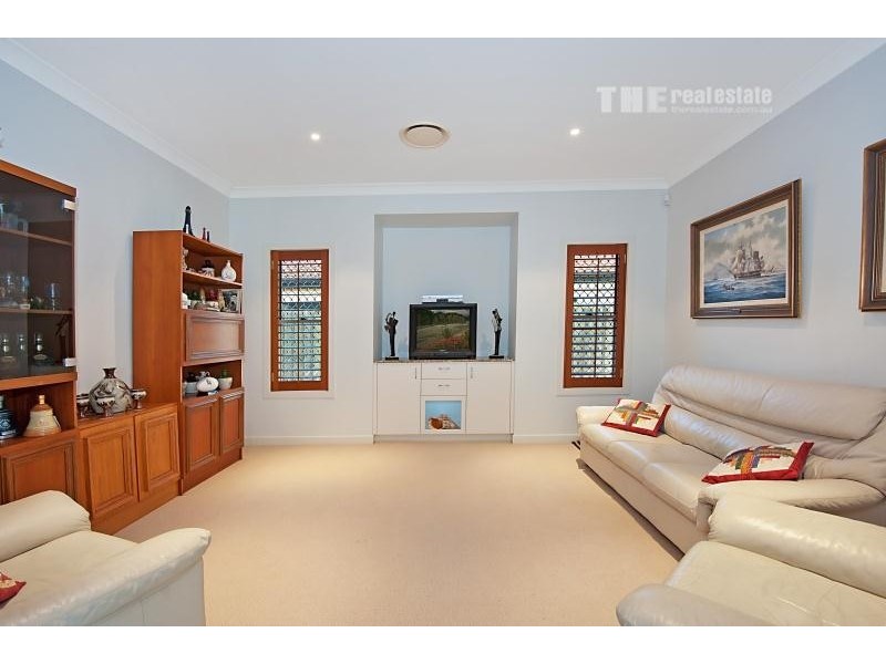 106 Honeyeater Drive, Burleigh Waters QLD 4220