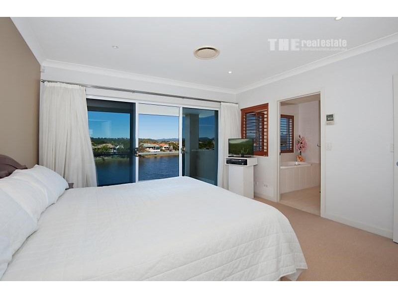 106 Honeyeater Drive, Burleigh Waters QLD 4220