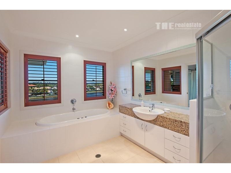 106 Honeyeater Drive, Burleigh Waters QLD 4220