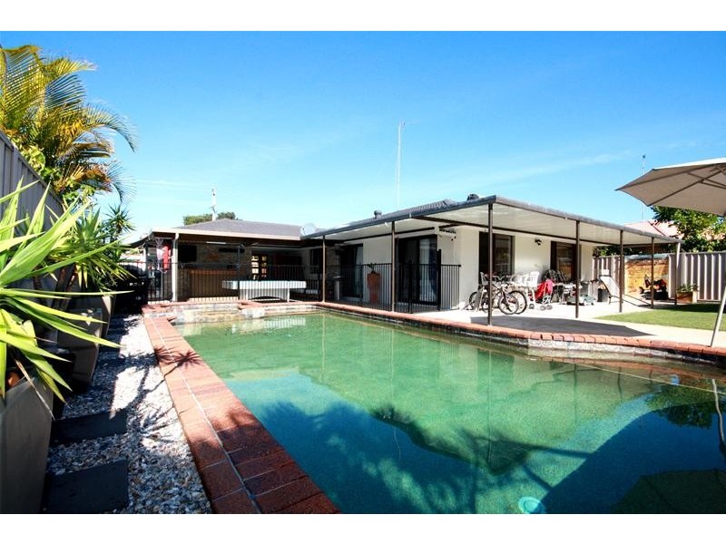 51 Bordeaux Parade, Mermaid Waters QLD 4218