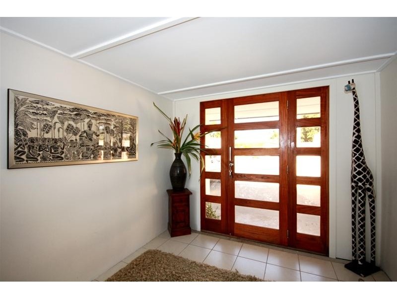 51 Bordeaux Parade, Mermaid Waters QLD 4218