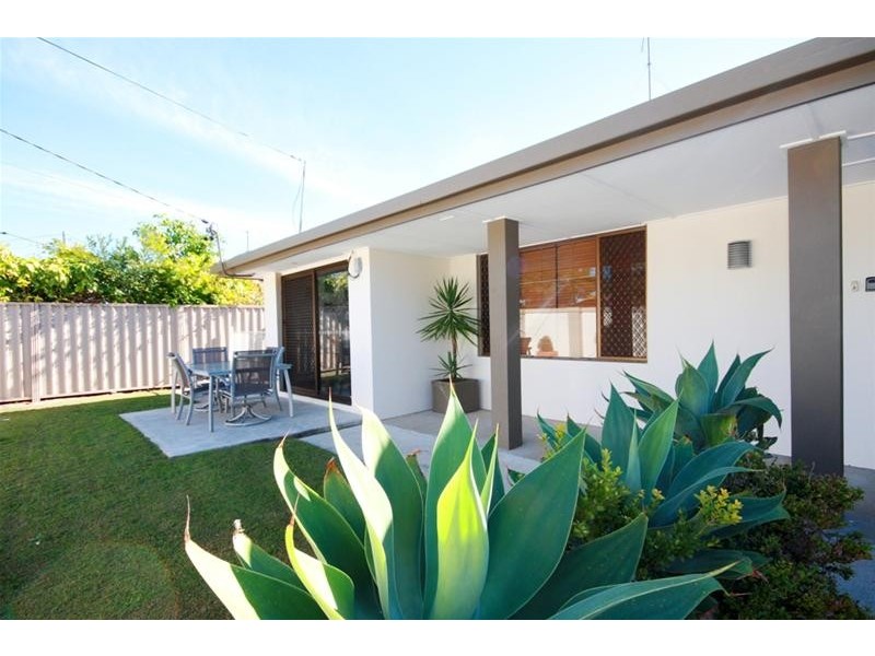 51 Bordeaux Parade, Mermaid Waters QLD 4218