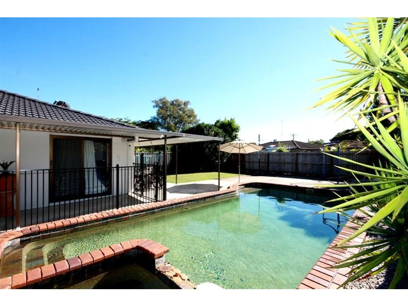 51 Bordeaux Parade, Mermaid Waters QLD 4218