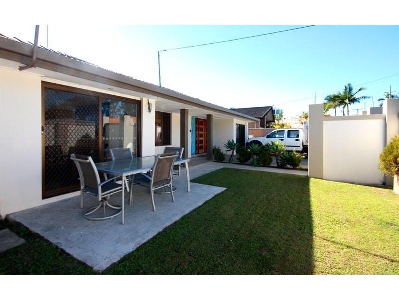 51 Bordeaux Parade, Mermaid Waters QLD 4218