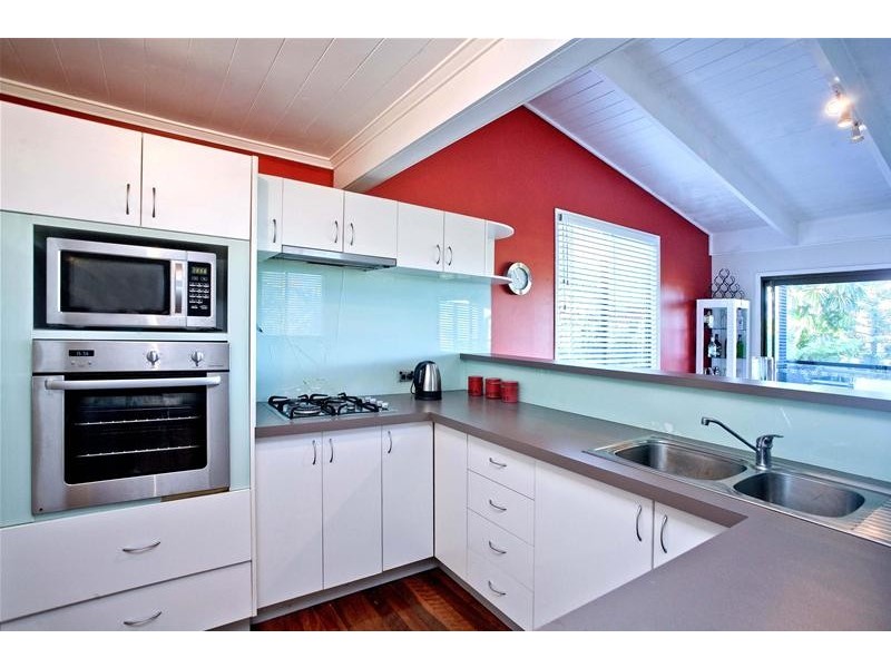 143 K P McGrath Drive, Elanora QLD 4221