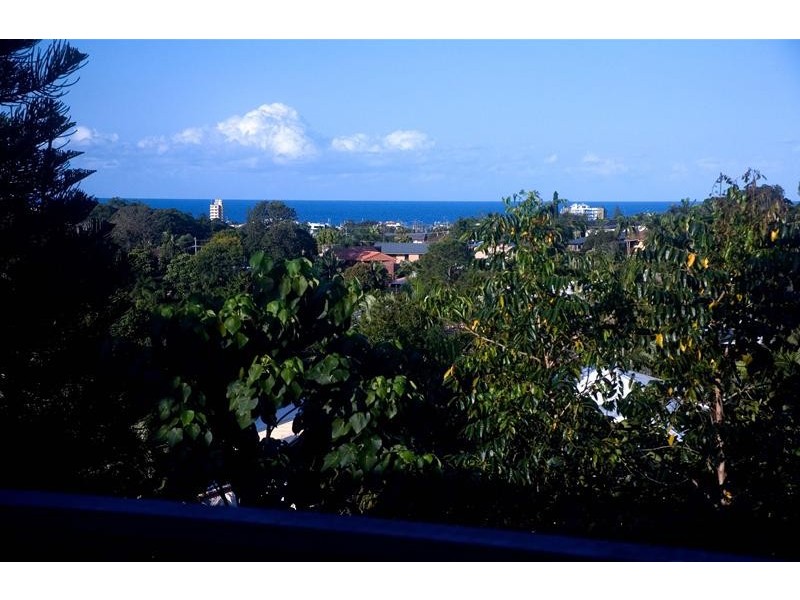 143 K P McGrath Drive, Elanora QLD 4221