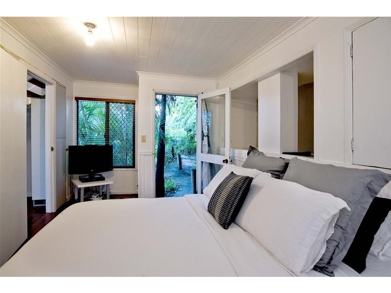 143 K P McGrath Drive, Elanora QLD 4221