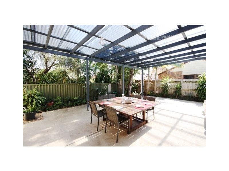 2/10 Craft Court, Miami QLD 4220