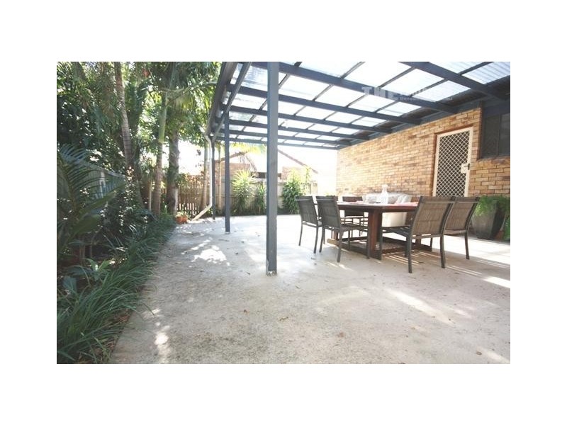 2/10 Craft Court, Miami QLD 4220