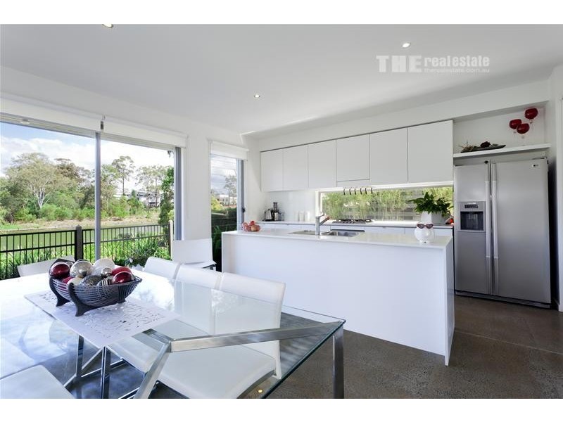 4 Cape Martin Lane, Varsity Lakes QLD 4227