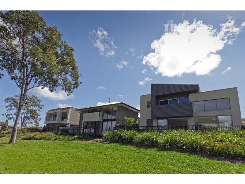 4 Cape Martin Lane, Varsity Lakes QLD 4227