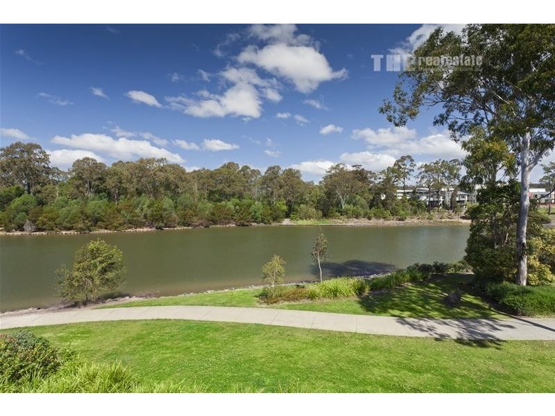 4 Cape Martin Lane, Varsity Lakes QLD 4227