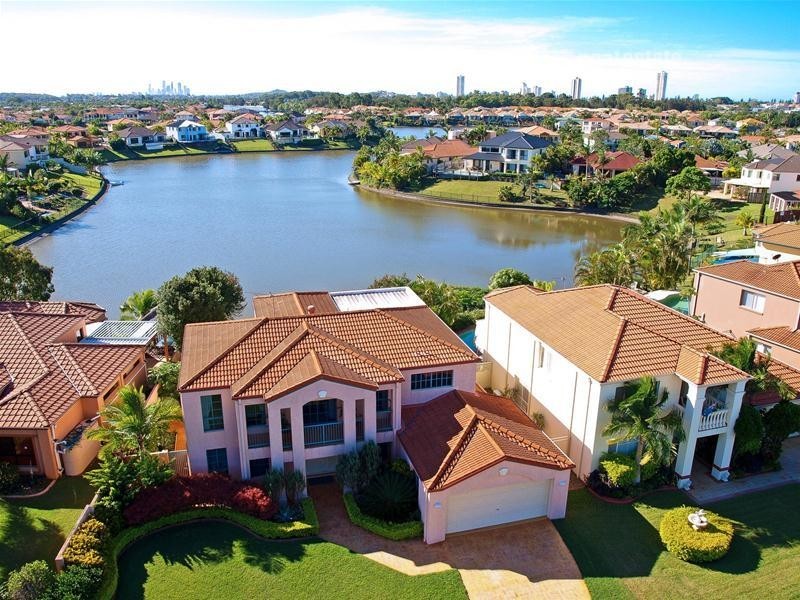 176 Dunlin Drive, Burleigh Waters QLD 4220