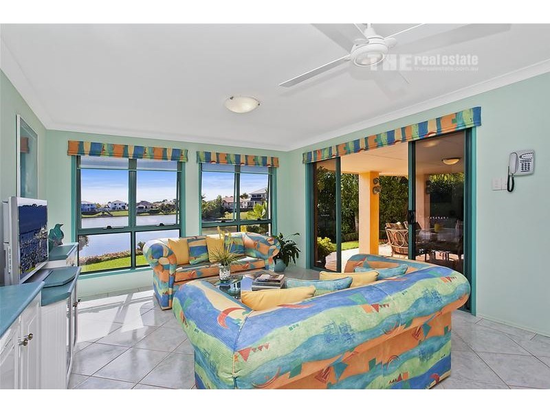 176 Dunlin Drive, Burleigh Waters QLD 4220