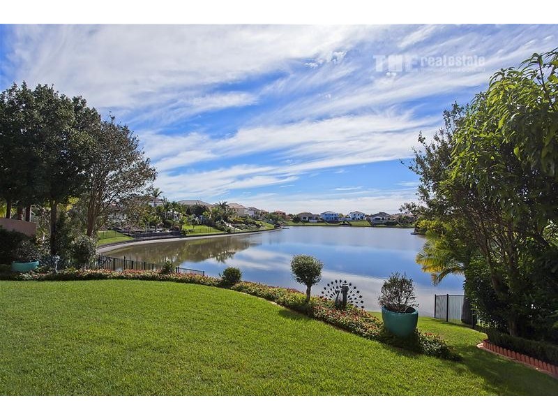 176 Dunlin Drive, Burleigh Waters QLD 4220