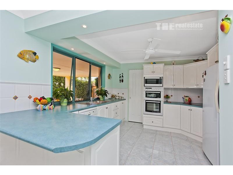 176 Dunlin Drive, Burleigh Waters QLD 4220