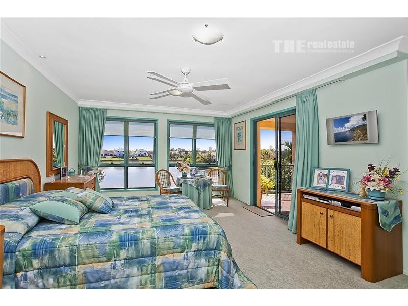 176 Dunlin Drive, Burleigh Waters QLD 4220