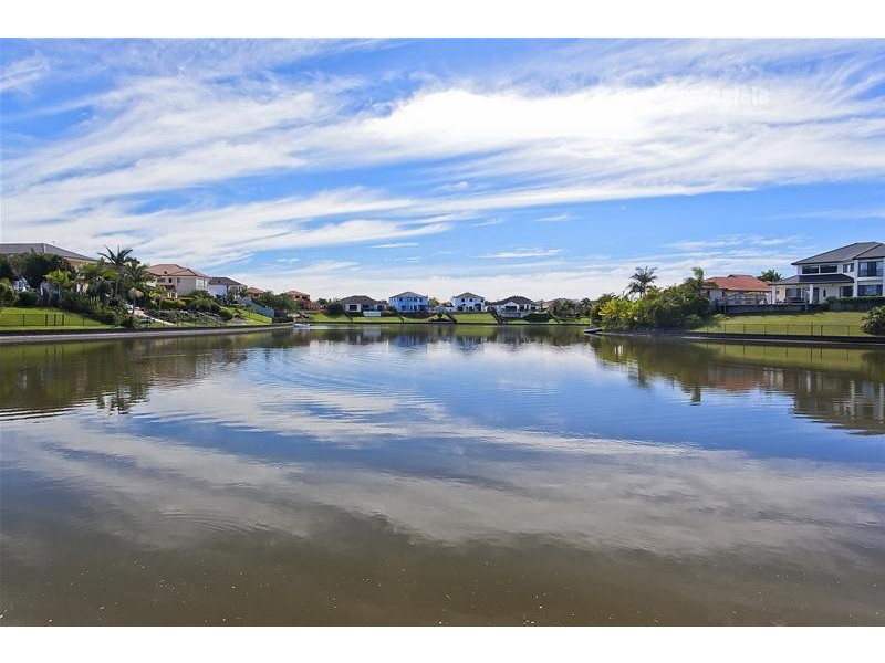 176 Dunlin Drive, Burleigh Waters QLD 4220
