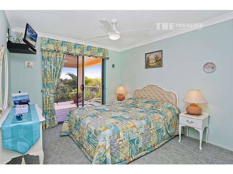 176 Dunlin Drive, Burleigh Waters QLD 4220