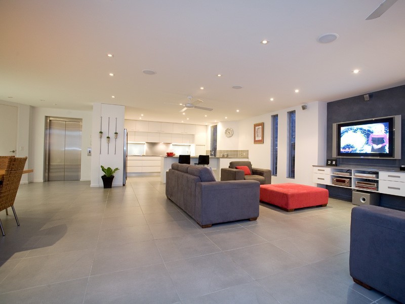 1/2089 Gold Coast Highway, Miami QLD 4220