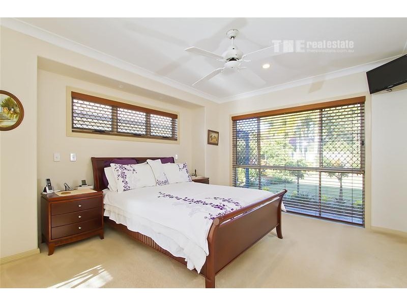 6 Shoalwater Court, Burleigh Waters QLD 4220