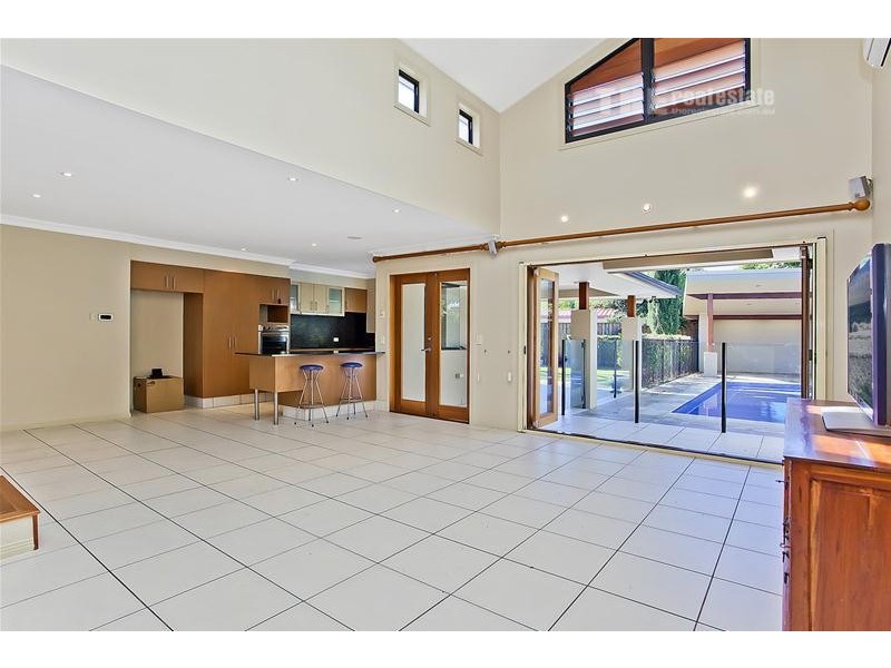 71 Burleigh Street, Burleigh Waters QLD 4220
