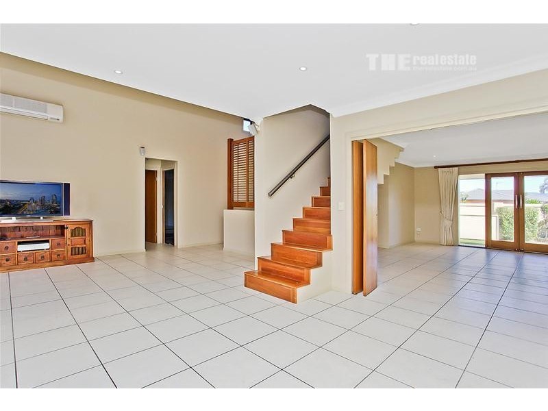 71 Burleigh Street, Burleigh Waters QLD 4220