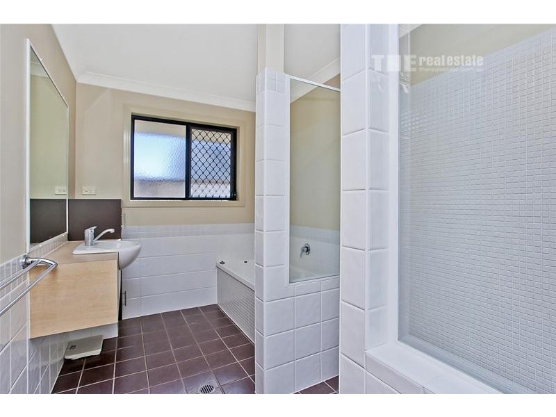 71 Burleigh Street, Burleigh Waters QLD 4220