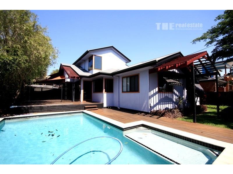 24 Page Parade, Burleigh Heads QLD 4220