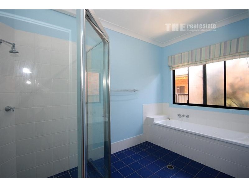 24 Page Parade, Burleigh Heads QLD 4220