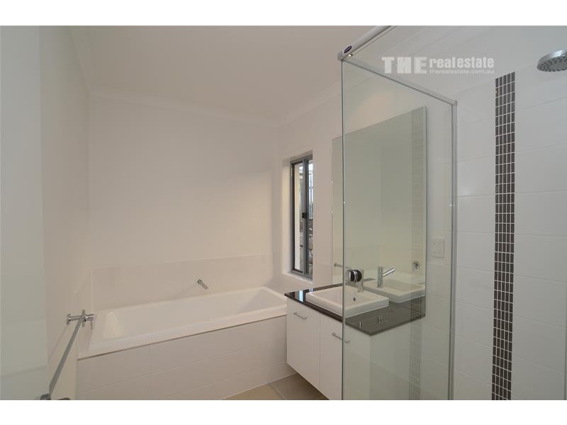 3 Skywatch Circuit, Reedy Creek QLD 4227