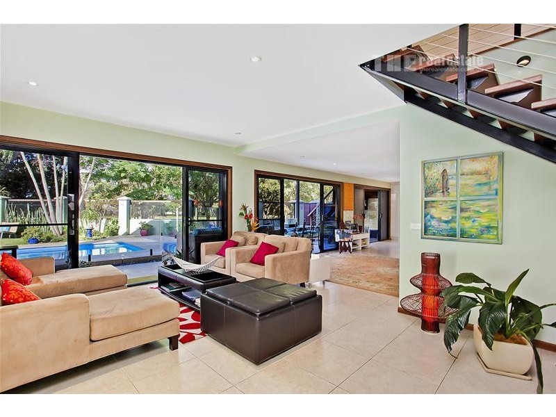 6 Macaw Avenue, Miami QLD 4220