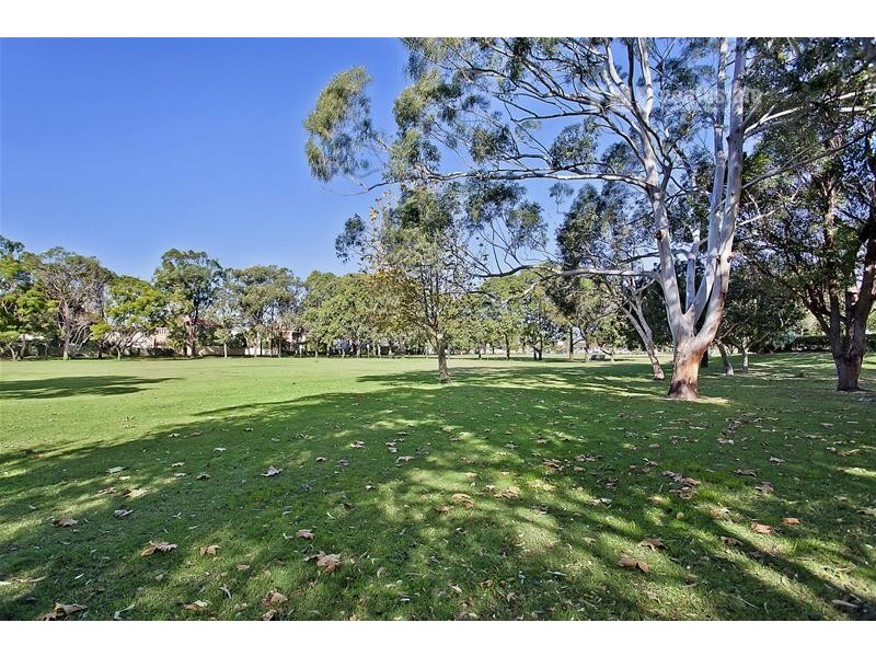 6 Macaw Avenue, Miami QLD 4220