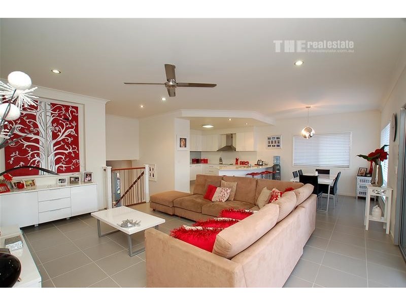 4 Lowell Street, Reedy Creek QLD 4227