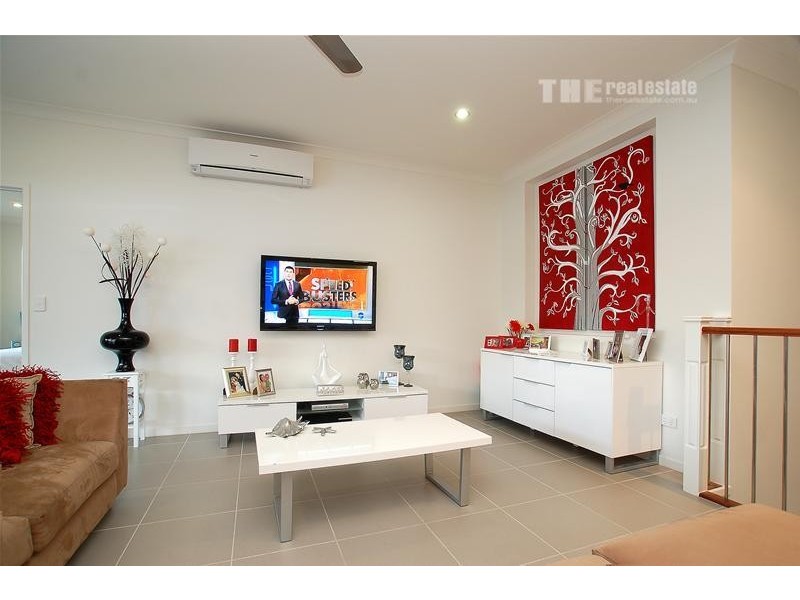 4 Lowell Street, Reedy Creek QLD 4227