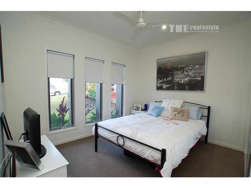 4 Lowell Street, Reedy Creek QLD 4227