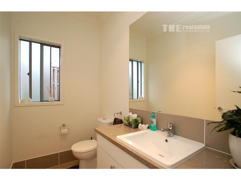 4 Lowell Street, Reedy Creek QLD 4227