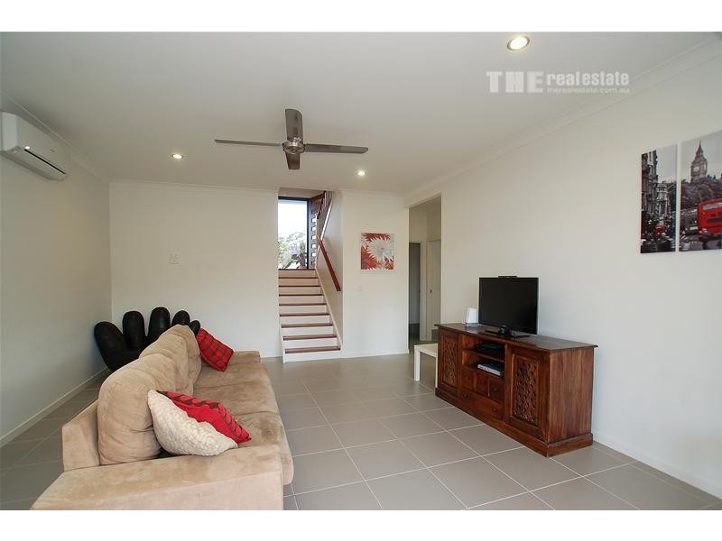 4 Lowell Street, Reedy Creek QLD 4227